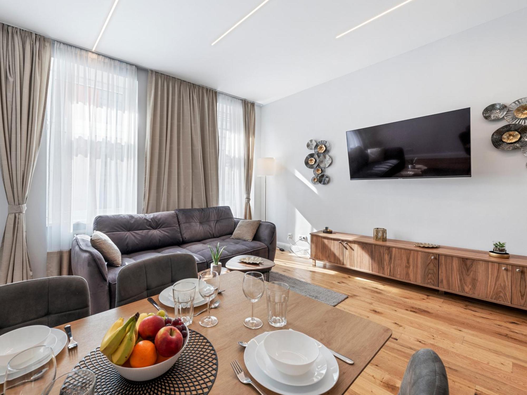 Sky9 Apartments District 17 Vienna Esterno foto